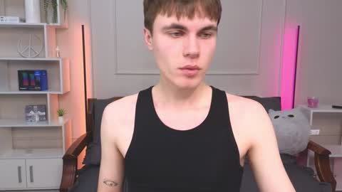 Snapshot of istairee chatting on 01-19-25, 12:17 Maks online show from 01-19-25, 12:17