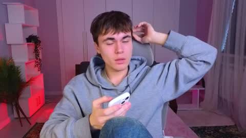 Snapshot of istairee chatting on 02-09-25, 09:37 Maks online show from 02-09-25, 09:37