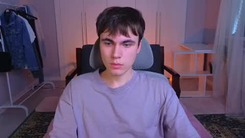 Snapshot of istairee chatting on 02-15-25, 09:49 Maks online show from 02-15-25, 09:49