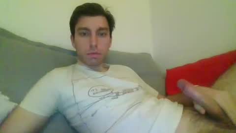 italian_boy_22 online show from 02-10-25, 09:04