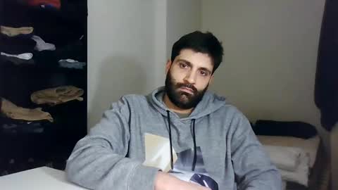 italianboybcn online show from 01-21-25, 06:34