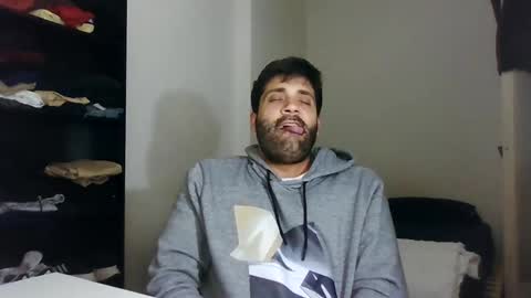 italianboybcn online show from 03-06-25, 03:24