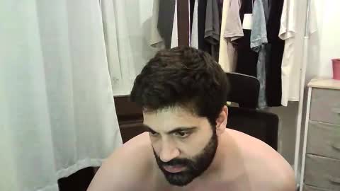 italianboybcn online show from 10-04-25, 08:51