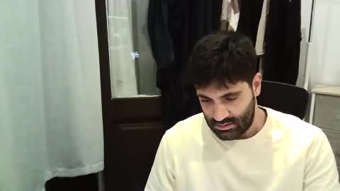 italianboybcn online show from 11-12-25, 08:08