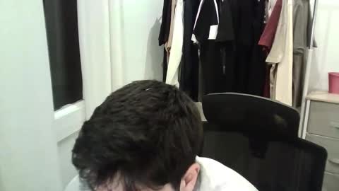 italianboybcn online show from 12-16-25, 07:08