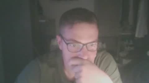 Snapshot of italianslavexoxo chatting on 10-18-25, 06:41 S online show from 10-18-25, 06:41