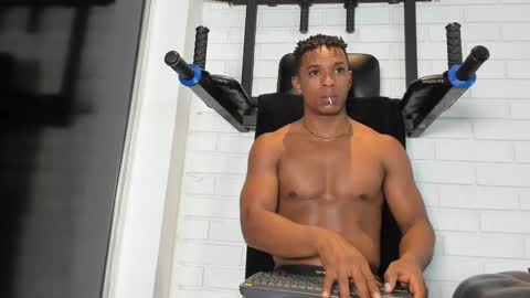 Snapshot of italomoore chatting on 09-16-25, 12:06 Italo Moore online show from 09-16-25, 12:06