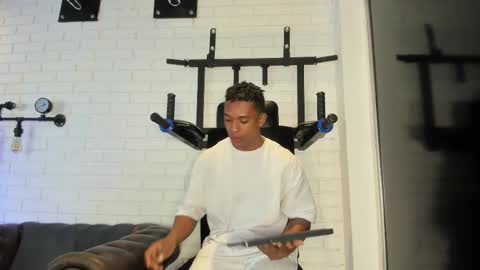 Snapshot of italomoore chatting on 10-07-25, 11:29 Italo Moore online show from 10-07-25, 11:29