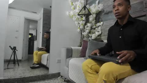 Snapshot of italomoore chatting on 10-18-25, 11:11 Italo Moore online show from 10-18-25, 11:11