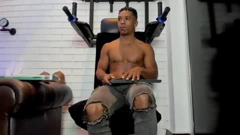 Snapshot of italomoore chatting on 10-22-25, 11:21 Italo Moore online show from 10-22-25, 11:21