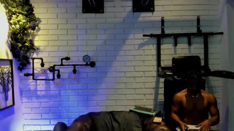 Snapshot of italomoore chatting on 10-23-25, 11:20 Italo Moore online show from 10-23-25, 11:20