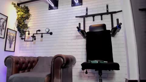 Snapshot of italomoore chatting on 10-24-25, 11:17 Italo Moore online show from 10-24-25, 11:17