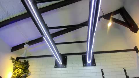 Snapshot of italomoore chatting on 11-06-25, 11:11 Italo Moore online show from 11-06-25, 11:11