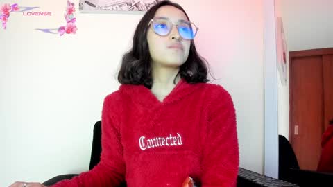 Snapshot of its__angelica_ chatting on 01-04-25, 03:40 Angelica online show from 01-04-25, 03:40