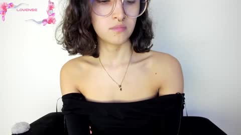 Snapshot of its__angelica_ chatting on 01-15-25, 06:51 Angelica online show from 01-15-25, 06:51