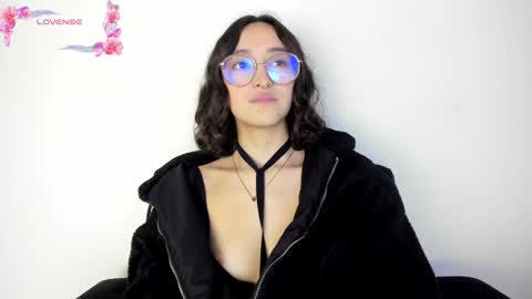 Snapshot of its__angelica_ chatting on 01-17-25, 09:39 Angelica online show from 01-17-25, 09:39