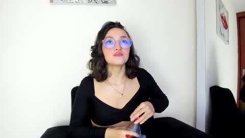 Snapshot of its__angelica_ chatting on 02-15-25, 05:50 Angelica online show from 02-15-25, 05:50