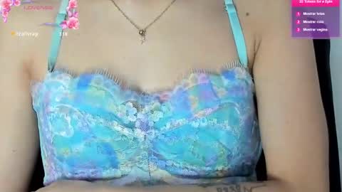 Snapshot of its__angelica_ chatting on 02-21-25, 04:18 Angelica online show from 02-21-25, 04:18