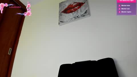 Snapshot of its__angelica_ chatting on 03-11-25, 07:03 Angelica online show from 03-11-25, 07:03