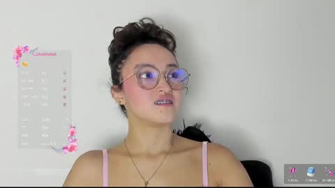 Snapshot of its__angelica_ chatting on 09-29-25, 06:46 Angelica online show from 09-29-25, 06:46