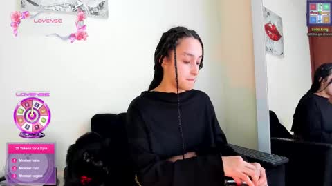 Snapshot of its__angelica_ chatting on 12-19-25, 07:10 Angelica online show from 12-19-25, 07:10