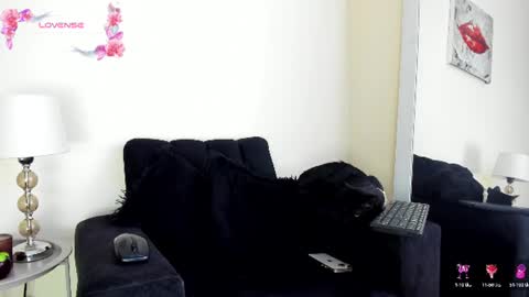 Snapshot of its__angelica_ chatting on 06-26-26, 06:56 Angelica online show from 06-26-26, 06:56