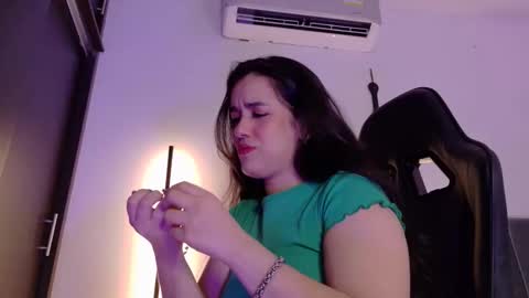 Snapshot of its_bunnyy chatting on 04-26-26, 12:52 K A R I online show from 04-26-26, 12:52