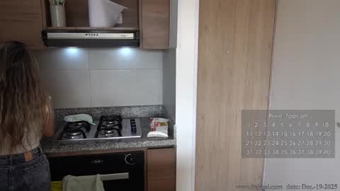 Snapshot of its_jessi chatting on 12-19-25, 07:21 Jessi online show from 12-19-25, 07:21