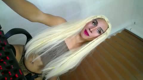 Snapshot of its_me_cesleste chatting on 06-01-26, 08:16 its_me_cesleste online show from 06-01-26, 08:16