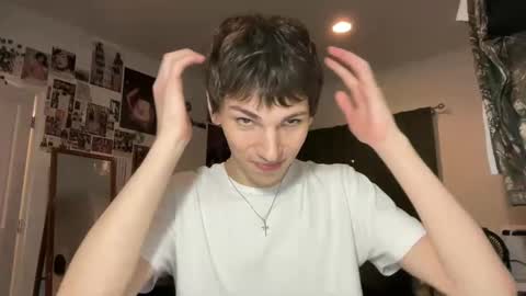 Snapshot of its_rowan chatting on 09-24-25, 02:37 Rowan online show from 09-24-25, 02:37