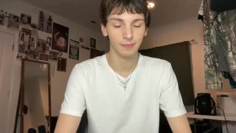 Snapshot of its_rowan chatting on 10-07-25, 01:47 Rowan online show from 10-07-25, 01:47