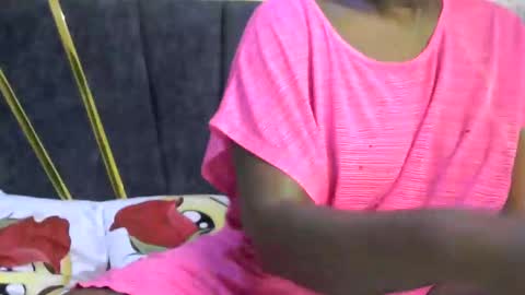 Snapshot of its_sweet chatting on 10-31-25, 09:43 BigAss horny online show from 10-31-25, 09:43