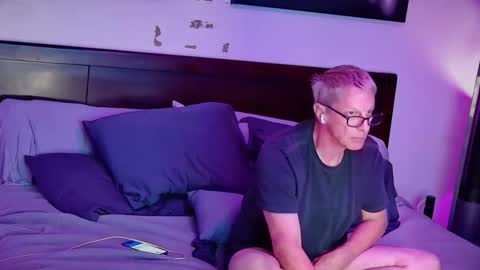 Snapshot of itsallaboutme68 chatting on 09-29-25, 09:36 Just John online show from 09-29-25, 09:36