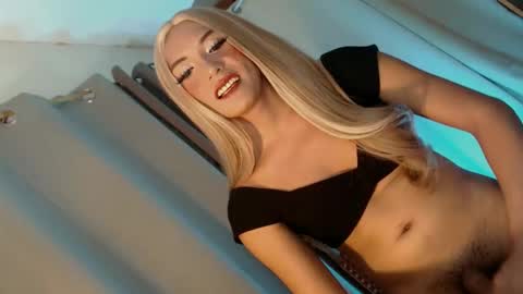 Snapshot of itsapril99913551 chatting on 02-23-26, 04:37 April online show from 02-23-26, 04:37