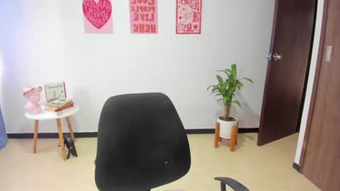Snapshot of itscamill chatting on 07-12-26, 07:38 camill online show from 07-12-26, 07:38