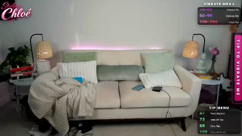 Snapshot of itschloelaurent chatting on 06-13-26, 06:50 itschloelaurent online show from 06-13-26, 06:50