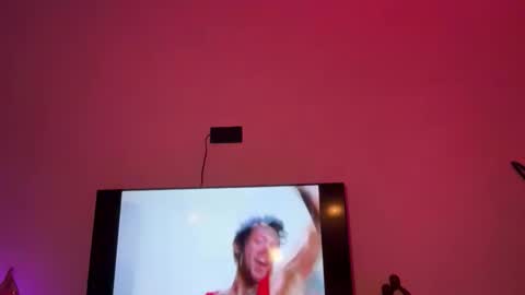 Snapshot of itslunaaaaa chatting on 02-03-26, 02:53 Luna online show from 02-03-26, 02:53