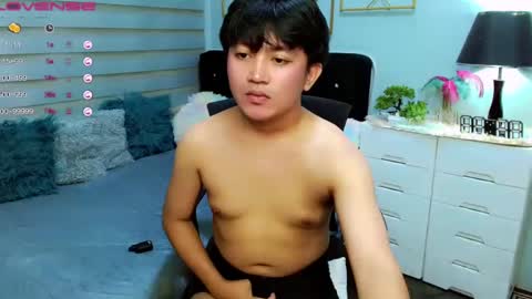 Snapshot of itsme_berniexx chatting on 01-02-25, 01:19 ask me online show from 01-02-25, 01:19