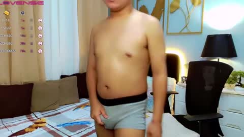 Snapshot of itsme_berniexx chatting on 01-08-25, 10:16 ask me online show from 01-08-25, 10:16