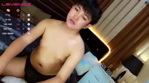 Snapshot of itsme_berniexx chatting on 02-22-25, 04:07 ask me online show from 02-22-25, 04:07