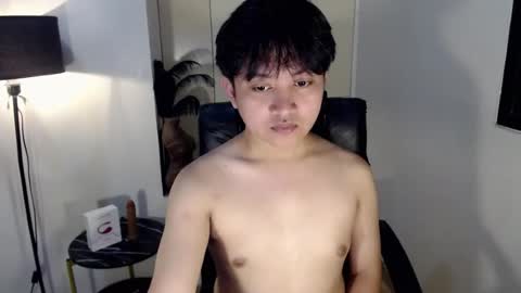 Snapshot of itsme_berniexx chatting on 07-19-26, 01:15 ask me online show from 07-19-26, 01:15