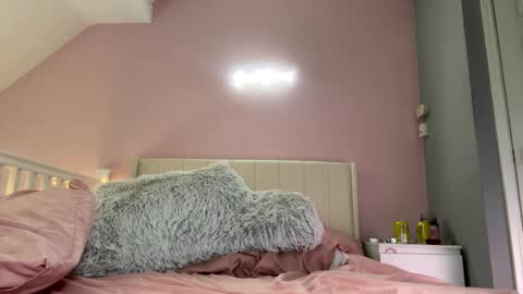 Lola online show from 02-21-25, 03:21