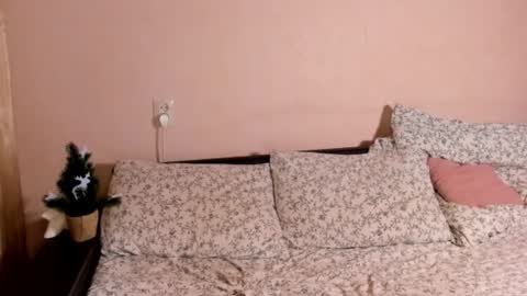 Snapshot of itsmyopinion chatting on 12-15-24, 12:07 itsmyopinion online show from 12-15-24, 12:07