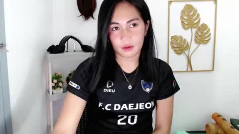 itsurgil_kloeh online show from 11-05-25, 12:49