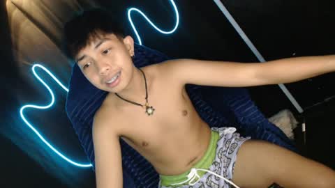 Snapshot of itsyourcummerboy_xx chatting on 07-18-26, 02:10 Kyle online show from 07-18-26, 02:10