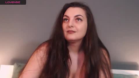 Snapshot of itsyourlady chatting on 02-06-26, 07:56 Melissa Khaan online show from 02-06-26, 07:56