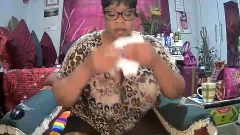 itumeleng74 online show from 09-28-25, 05:35