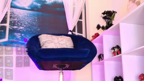 Call me Itzel   online show from 03-10-25, 01:54