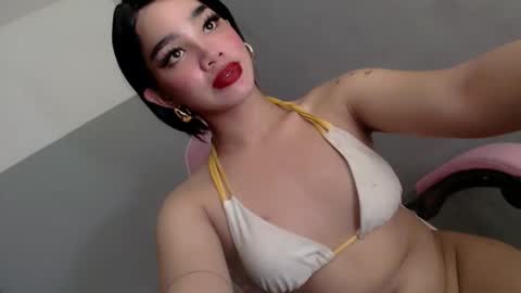 Snapshot of itzme_marga11 chatting on 10-23-25, 12:43 Marga online show from 10-23-25, 12:43