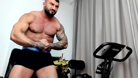 Snapshot of iustinmucle95 chatting on 12-27-24, 10:05 iustinmucle95 online show from 12-27-24, 10:05